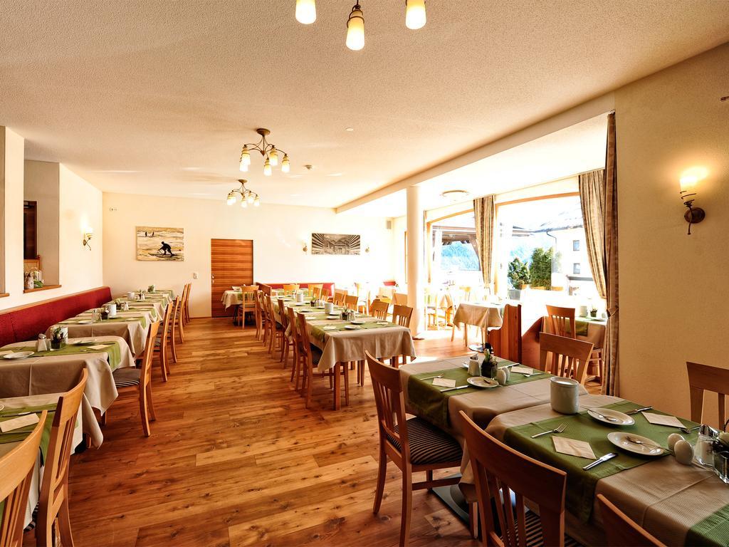 Hotel Roeck Garni Fiss Zewnętrze zdjęcie