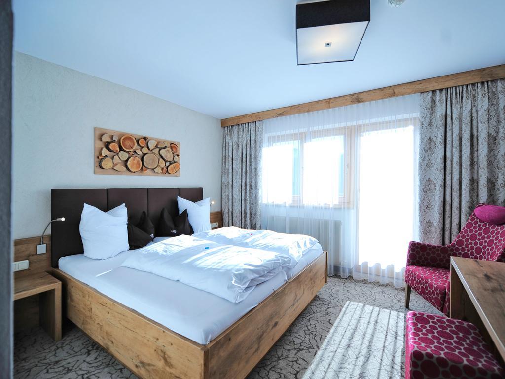 Hotel Roeck Garni Fiss Zewnętrze zdjęcie