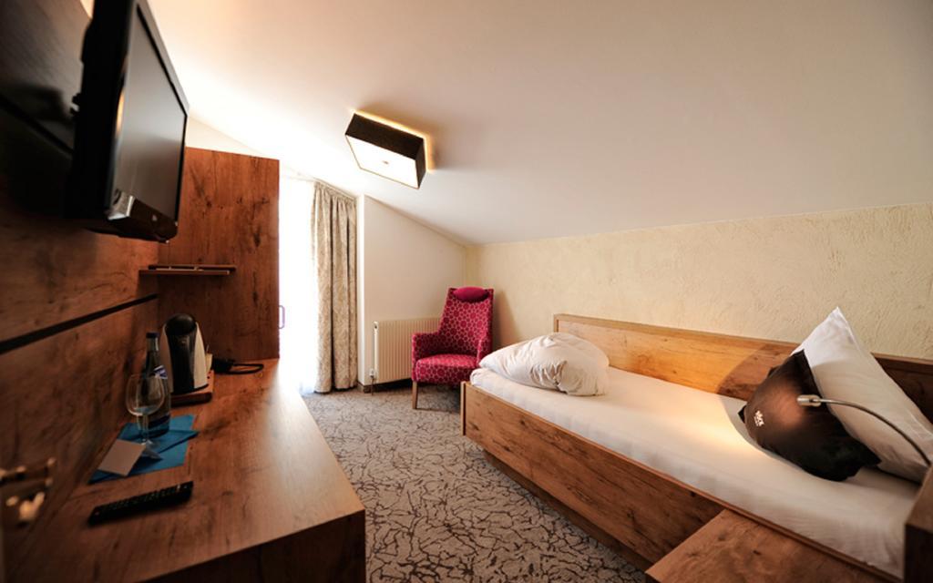 Hotel Roeck Garni Fiss Zewnętrze zdjęcie