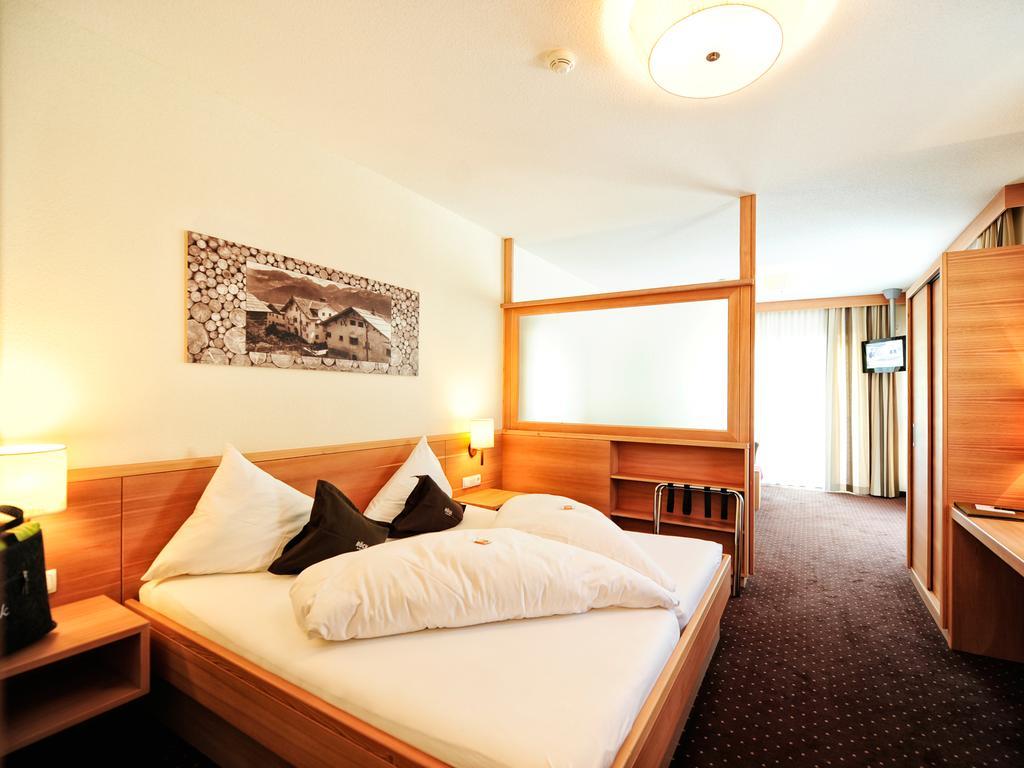 Hotel Roeck Garni Fiss Zewnętrze zdjęcie