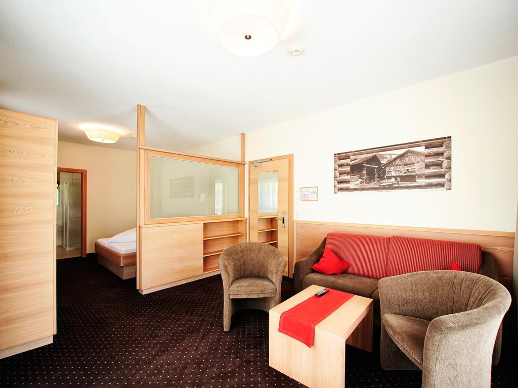 Hotel Roeck Garni Fiss Zewnętrze zdjęcie