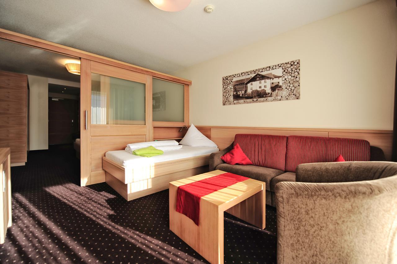 Hotel Roeck Garni Fiss Zewnętrze zdjęcie