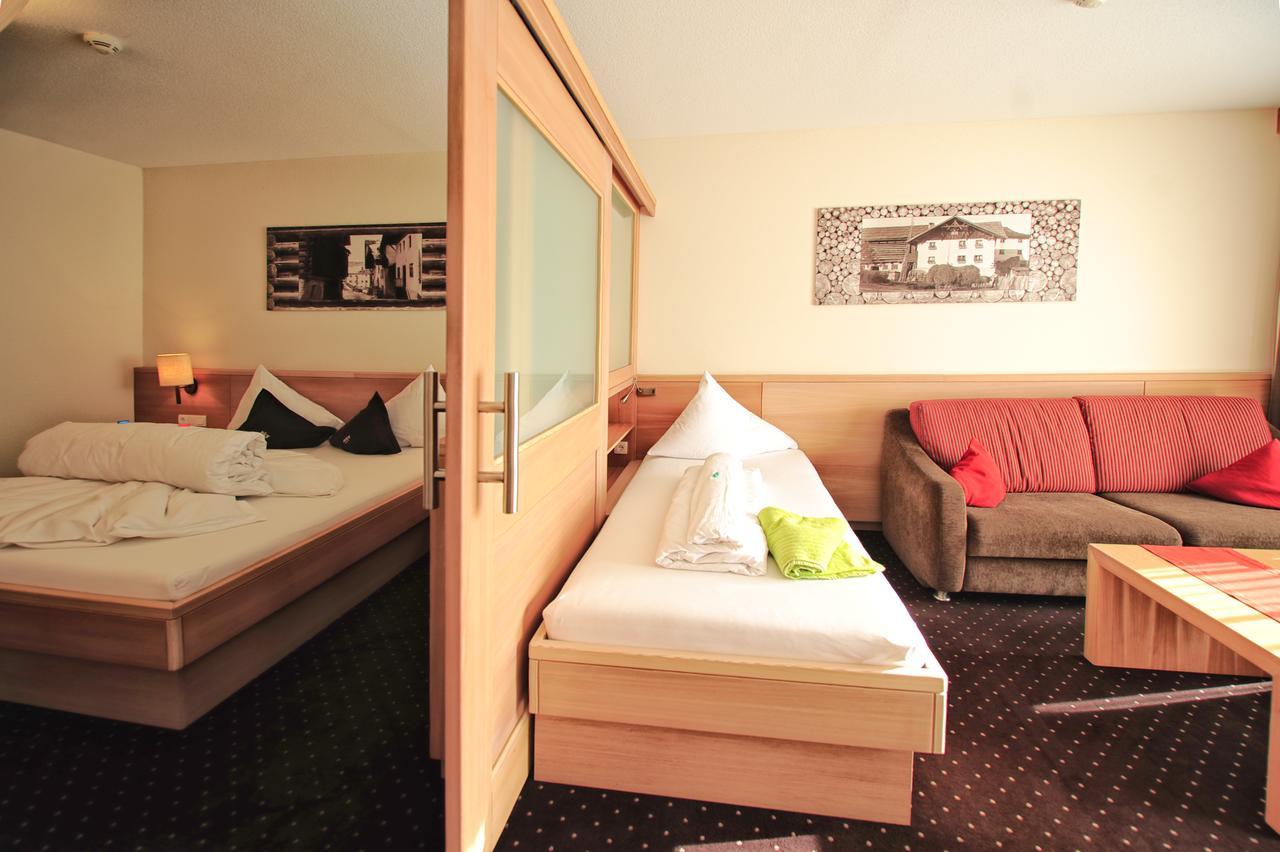 Hotel Roeck Garni Fiss Zewnętrze zdjęcie